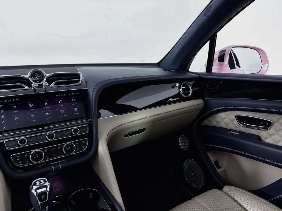 2023 Bentley Bentayga - Image 26 of 31