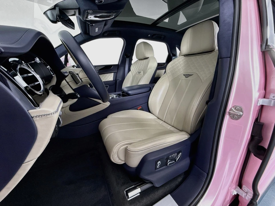 2023 Bentley Bentayga - Image 11 of 31