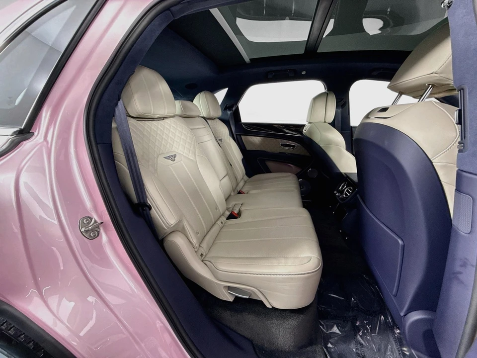 2023 Bentley Bentayga - Image 29 of 31