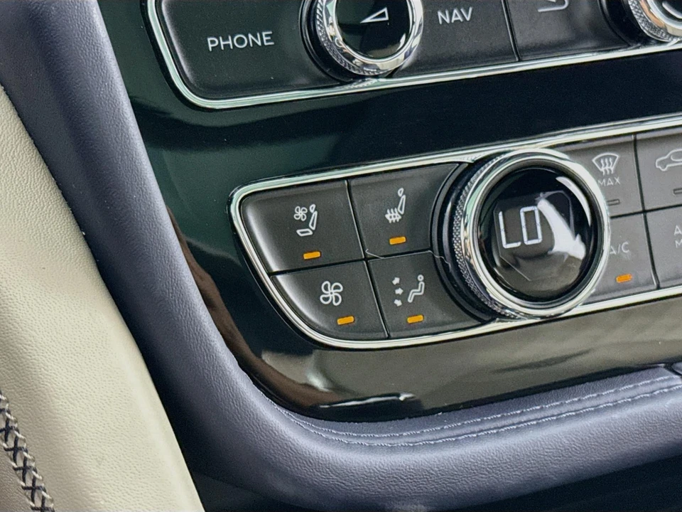 2023 Bentley Bentayga - Image 23 of 31