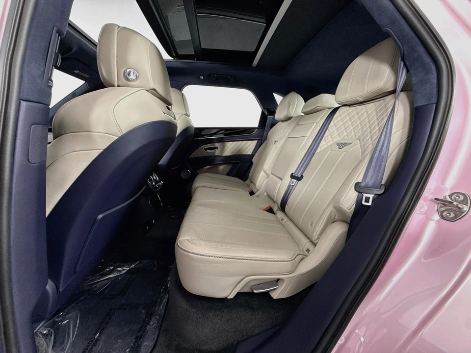 2023 Bentley Bentayga - Image 24 of 31