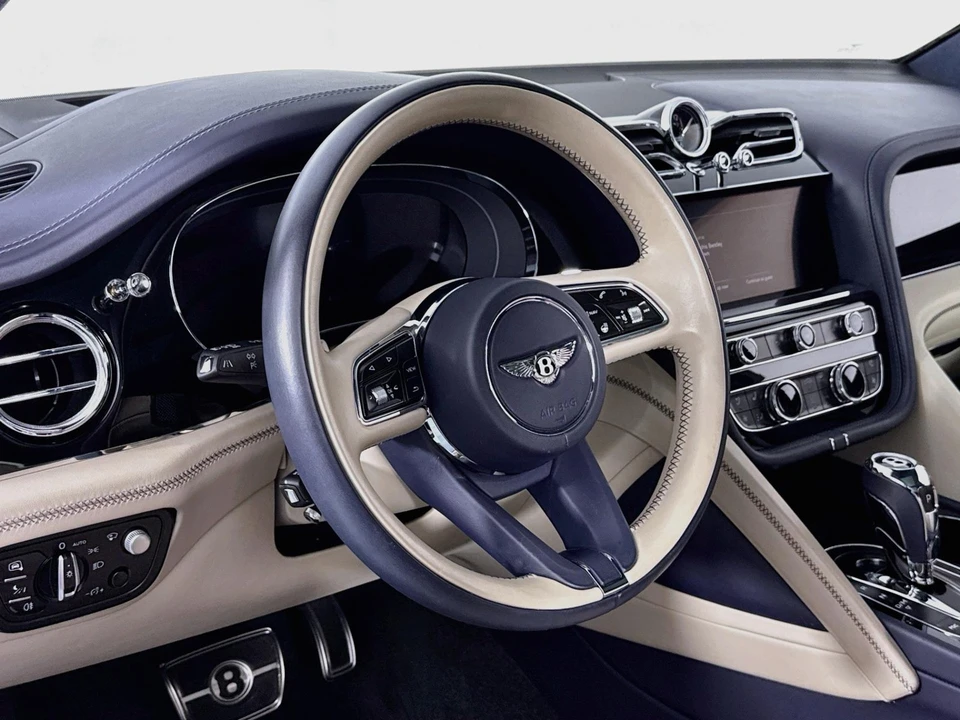 2023 Bentley Bentayga - Image 12 of 31
