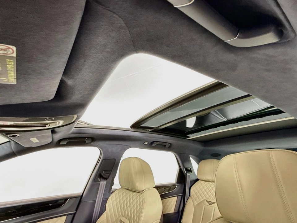 2023 Bentley Bentayga - Image 14 of 31