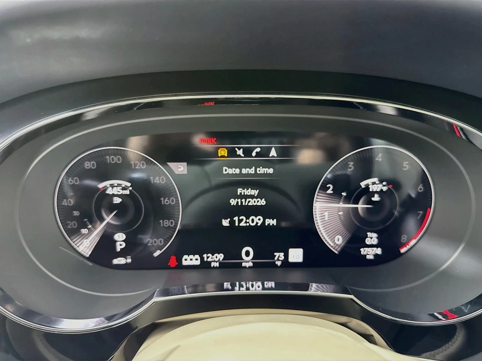 2023 Bentley Bentayga - Image 13 of 31