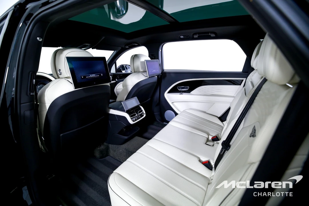 2023 Bentley Bentayga - Image 19 of 31
