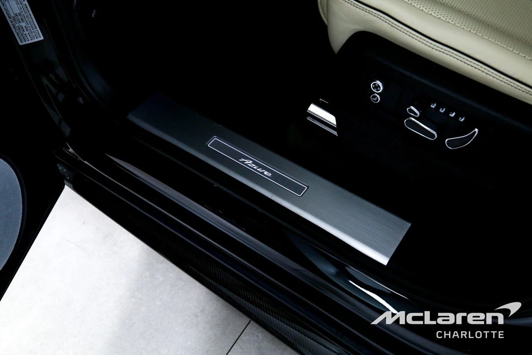 2023 Bentley Bentayga - Image 16 of 31