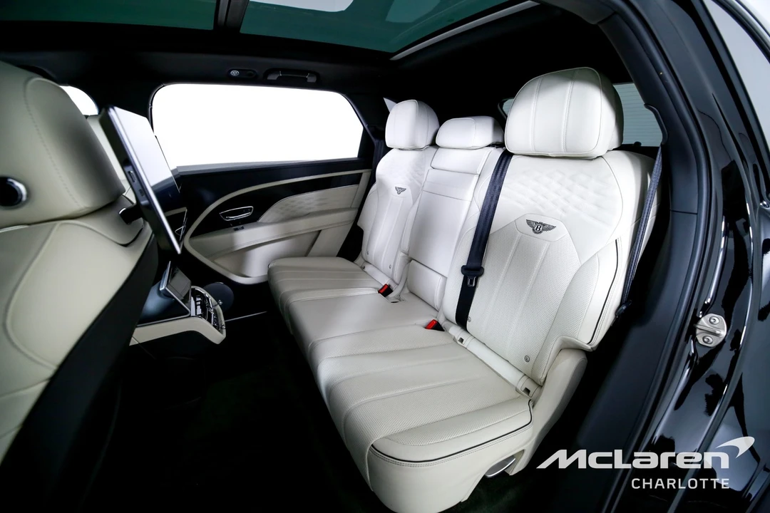 2023 Bentley Bentayga - Image 18 of 31