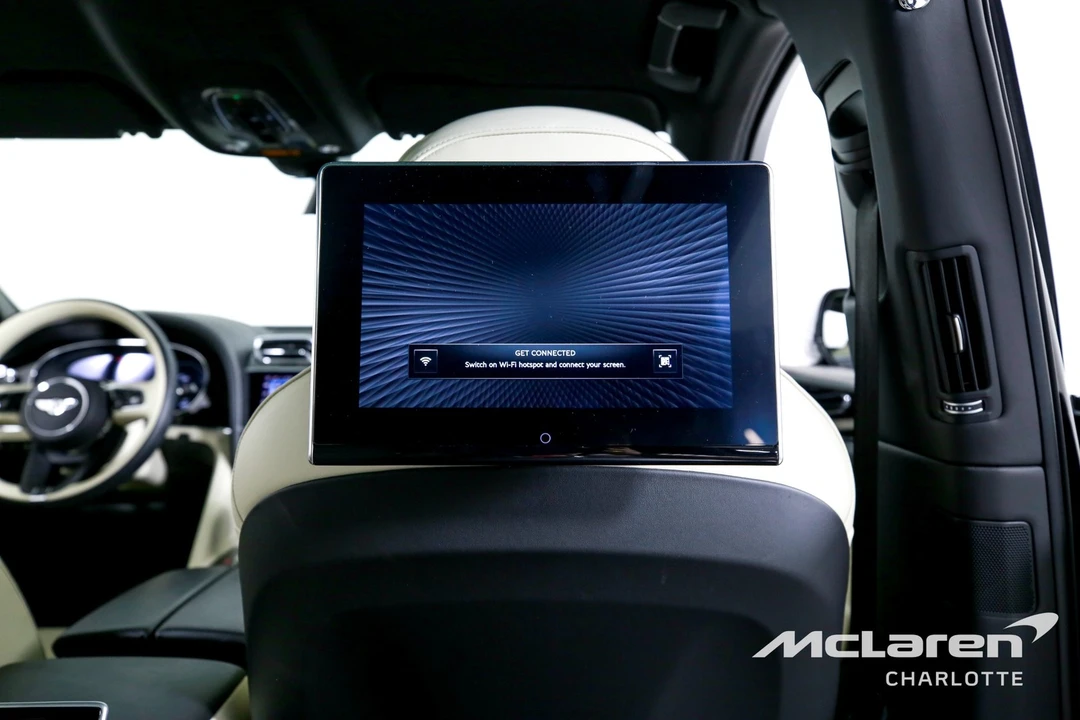2023 Bentley Bentayga - Image 29 of 31