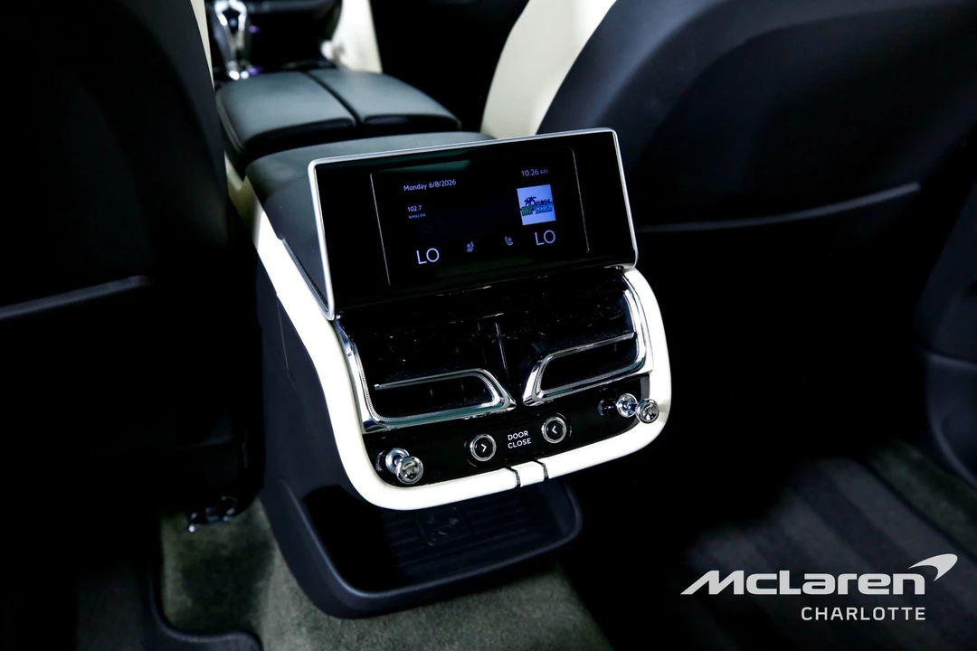 2023 Bentley Bentayga - Image 28 of 31