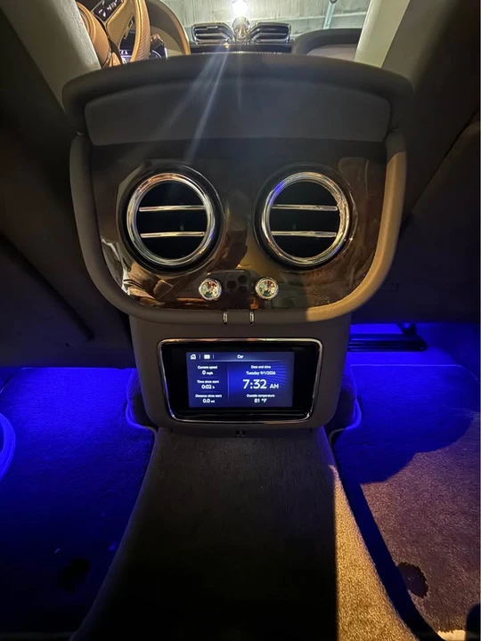 2023 Bentley Bentayga - Image 14 of 20