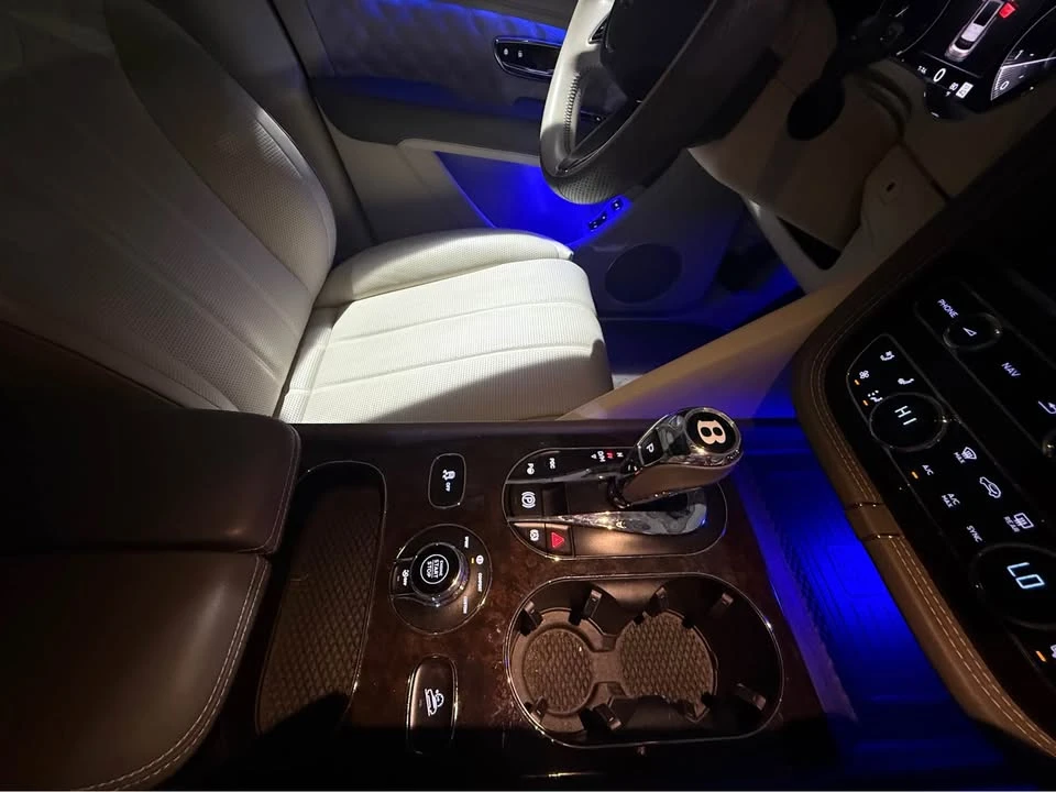 2023 Bentley Bentayga - Image 10 of 20