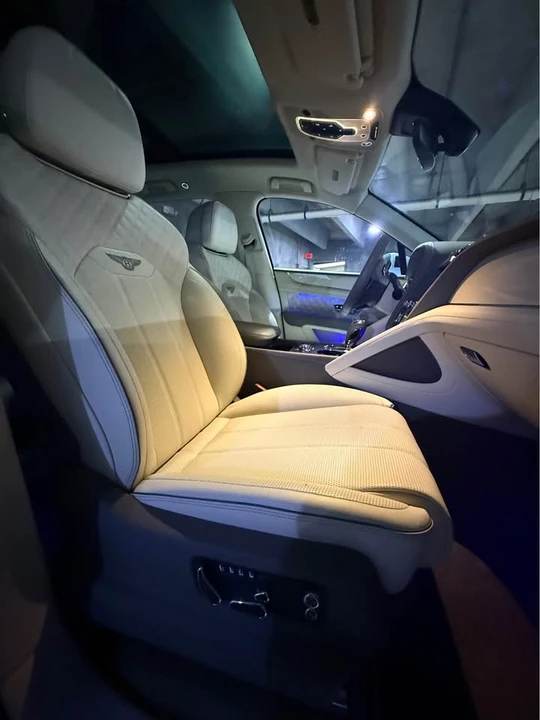 2023 Bentley Bentayga - Image 11 of 20