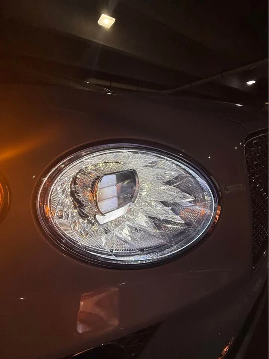 2023 Bentley Bentayga - Image 13 of 20