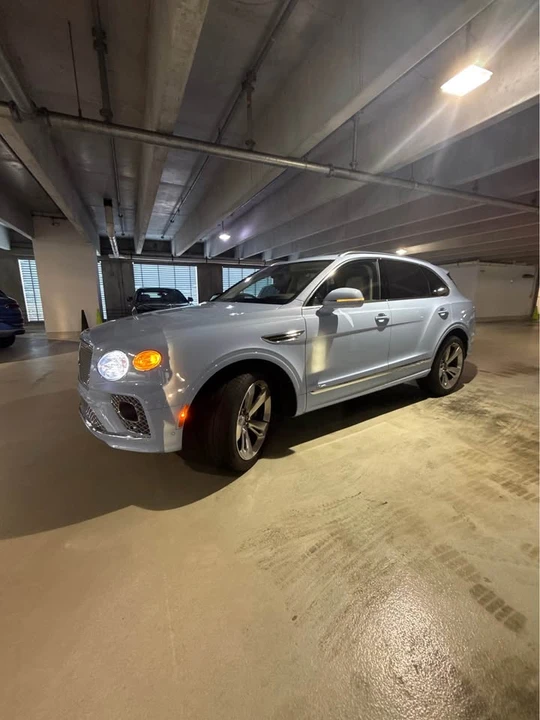 2023 Bentley Bentayga - Image 3 of 20