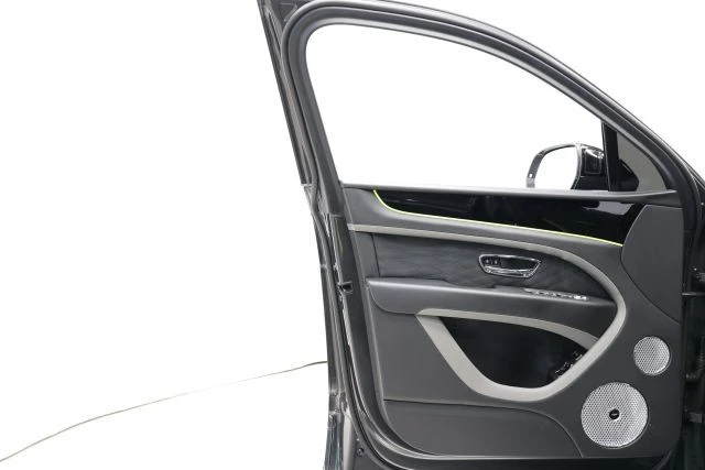 2023 Bentley Bentayga - Image 11 of 31