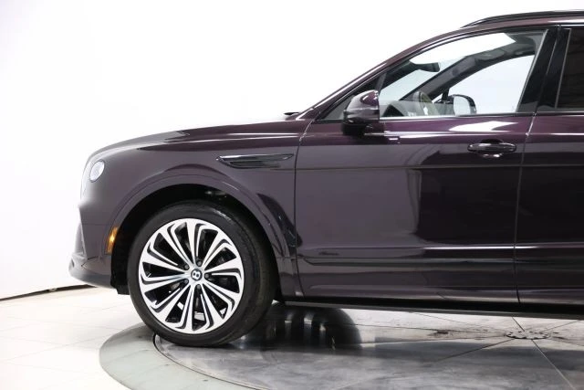 2023 Bentley Bentayga - Image 8 of 31