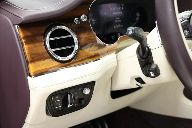 2023 Bentley Bentayga - Image 25 of 31