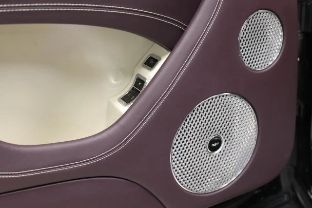2023 Bentley Bentayga - Image 15 of 31