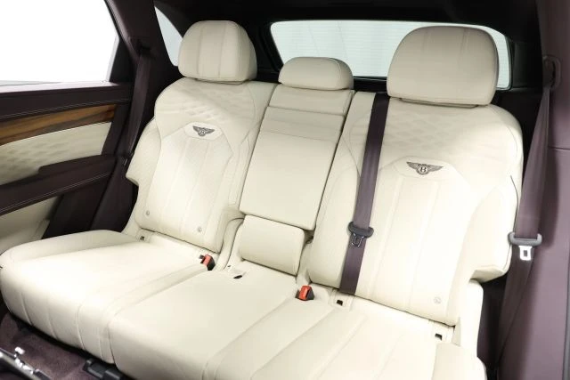 2023 Bentley Bentayga - Image 4 of 31