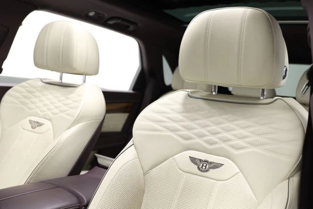 2023 Bentley Bentayga - Image 21 of 31