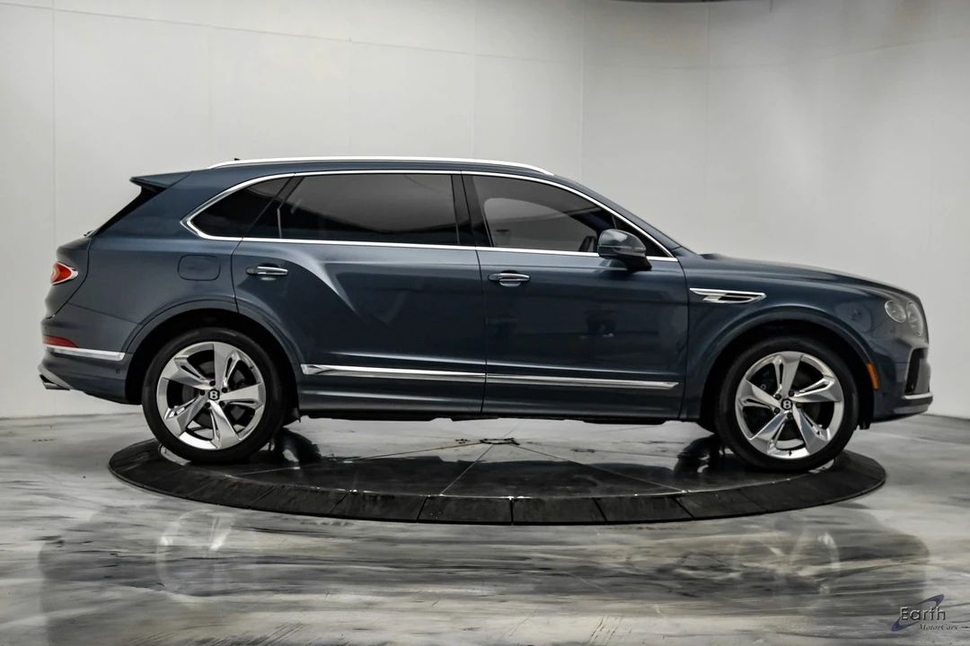 2023 Bentley Bentayga - Image 19 of 31
