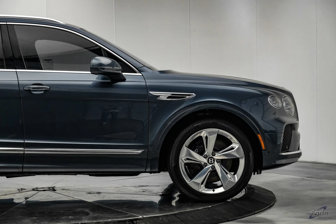 2023 Bentley Bentayga - Image 21 of 31