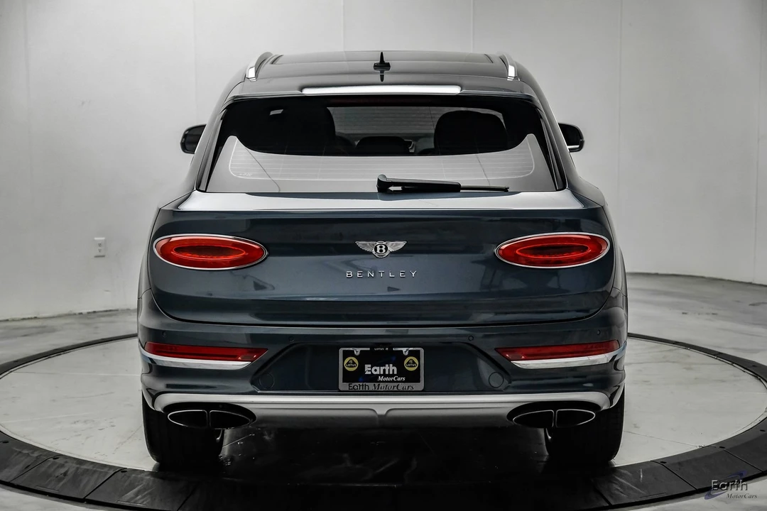 2023 Bentley Bentayga - Image 13 of 31