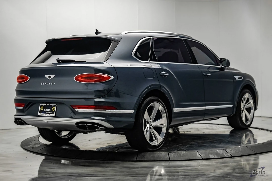 2023 Bentley Bentayga - Image 16 of 31