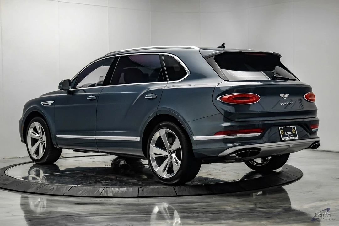 2023 Bentley Bentayga - Image 11 of 31