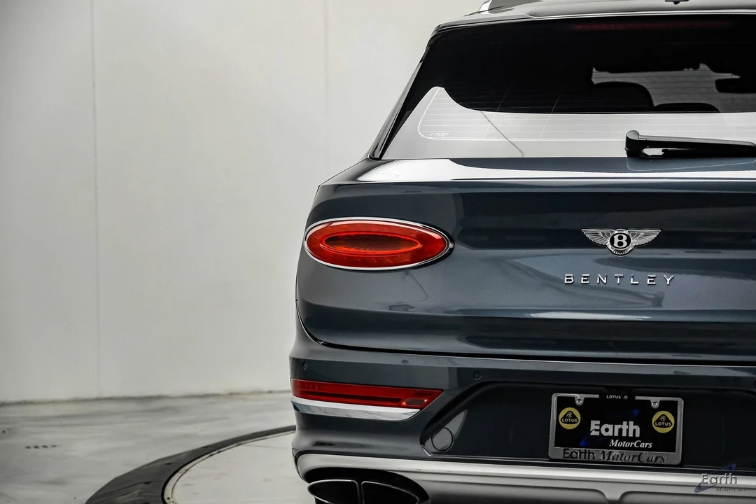 2023 Bentley Bentayga - Image 14 of 31