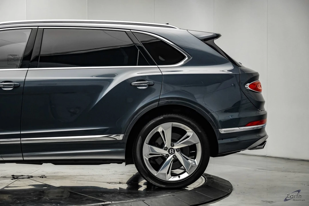 2023 Bentley Bentayga - Image 9 of 31