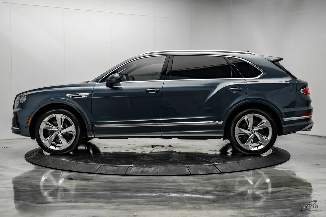 2023 Bentley Bentayga - Image 7 of 31