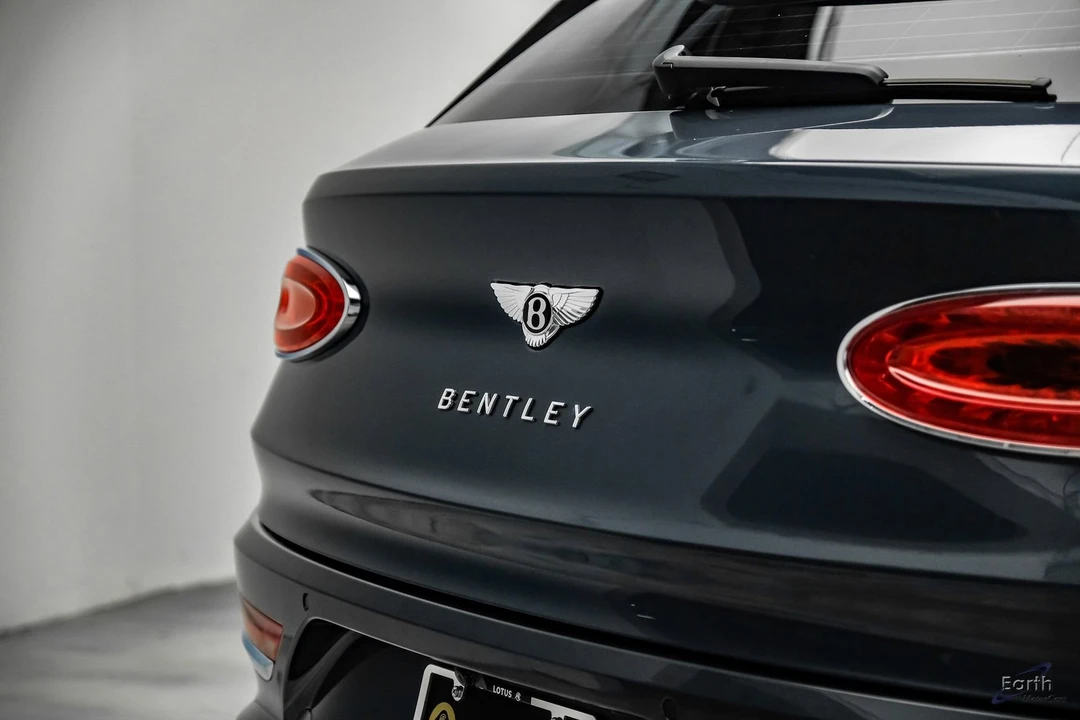 2023 Bentley Bentayga - Image 15 of 31