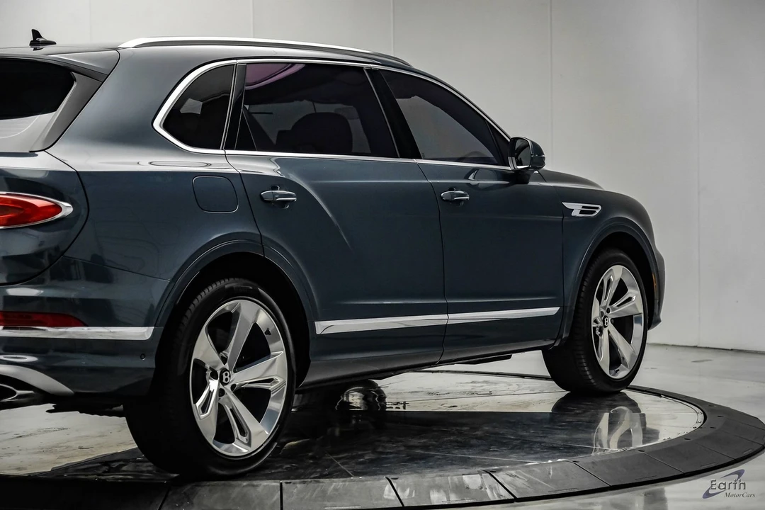 2023 Bentley Bentayga - Image 18 of 31