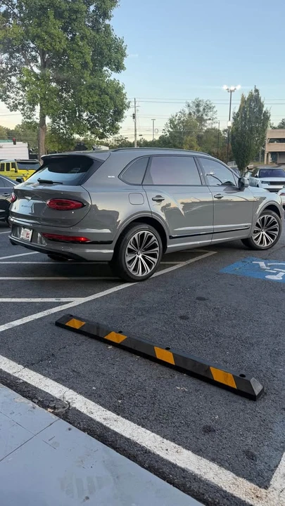 2023 Bentley Bentayga - Image 4 of 20