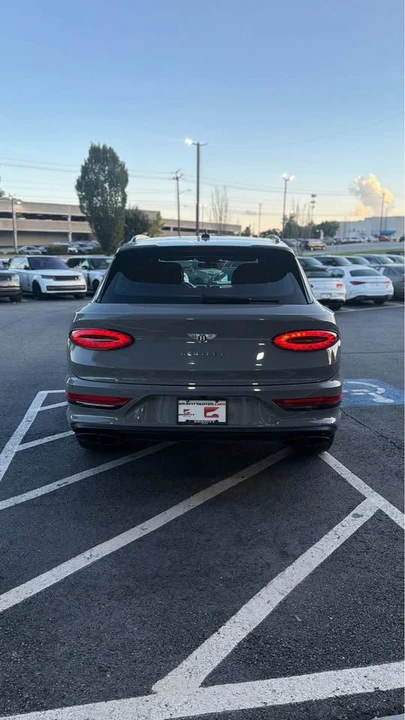 2023 Bentley Bentayga - Image 6 of 20