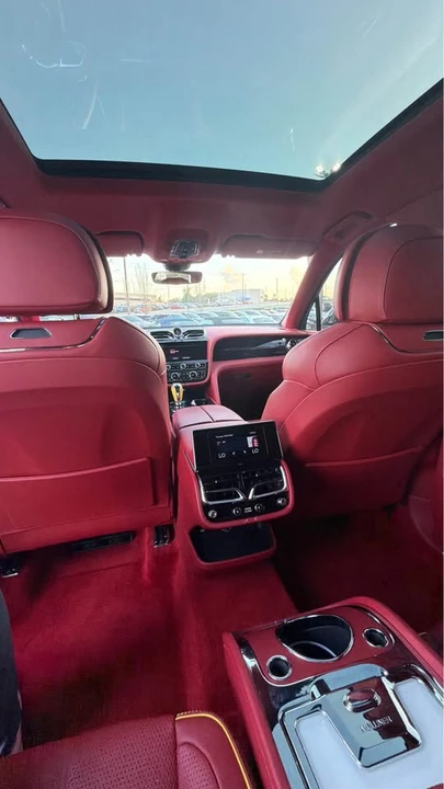 2023 Bentley Bentayga - Image 16 of 20