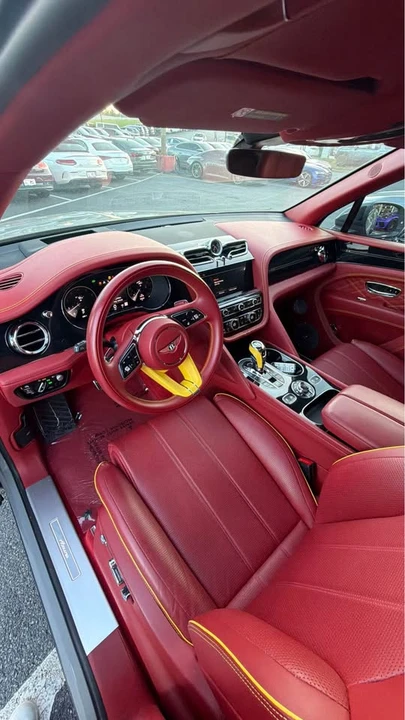 2023 Bentley Bentayga - Image 13 of 20