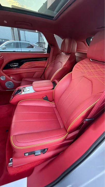 2023 Bentley Bentayga - Image 15 of 20