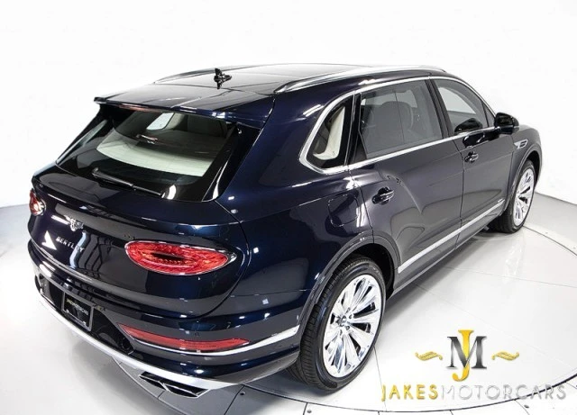 2023 Bentley Bentayga - Image 11 of 21