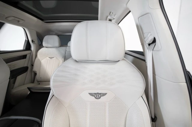2023 Bentley Bentayga - Image 21 of 21