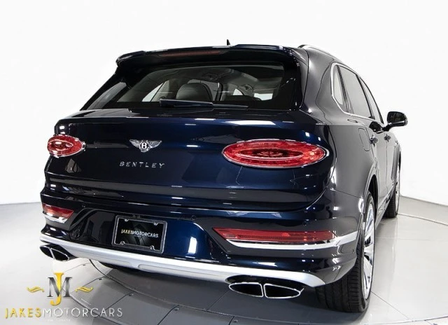 2023 Bentley Bentayga - Image 12 of 21