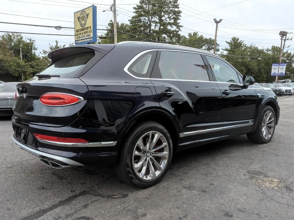 2023 Bentley Bentayga - Image 7 of 21