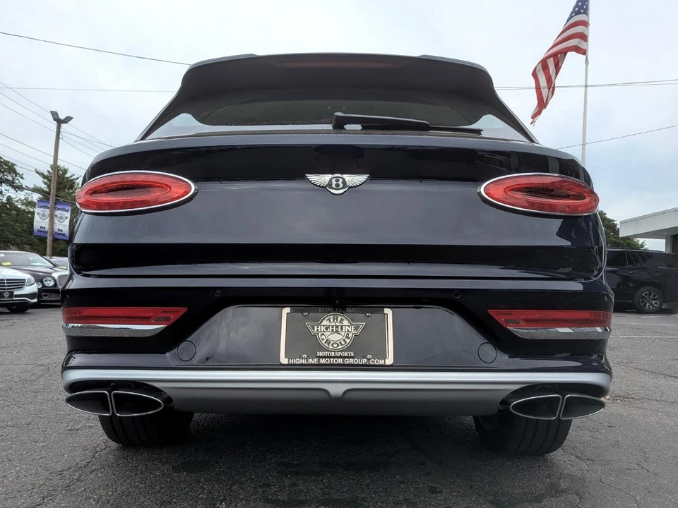 2023 Bentley Bentayga - Image 9 of 21
