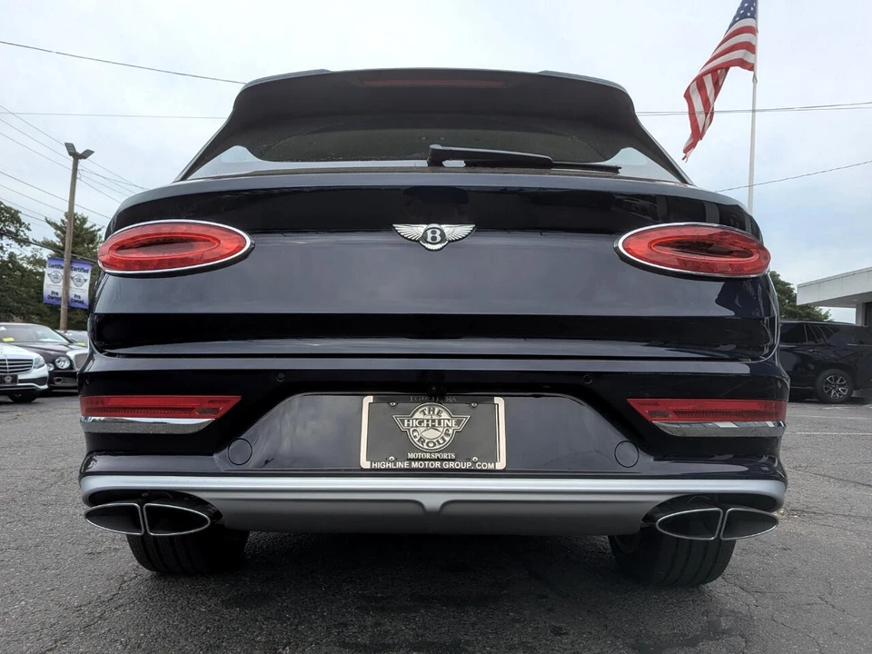 2023 Bentley Bentayga - Image 9 of 21