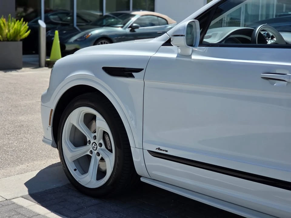 2023 Bentley Bentayga - Image 5 of 18