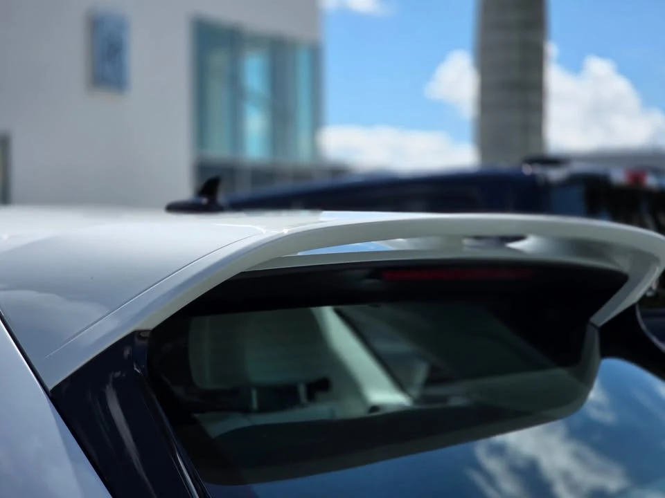 2023 Bentley Bentayga - Image 7 of 18