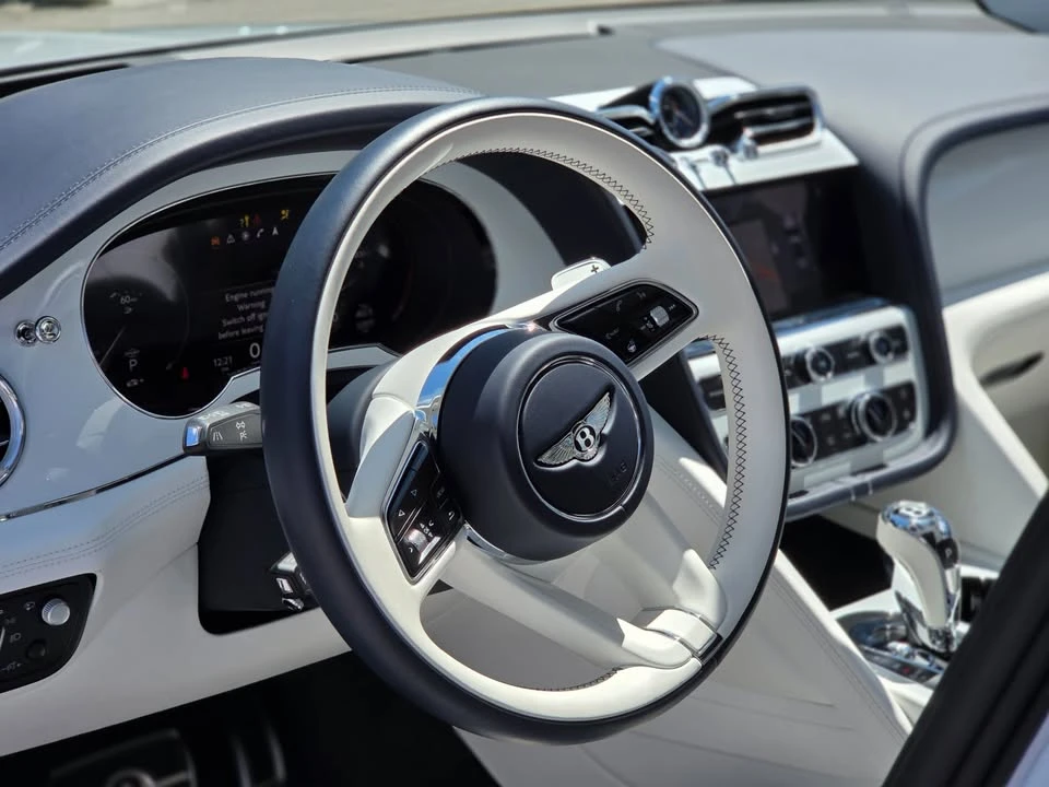 2023 Bentley Bentayga - Image 12 of 18