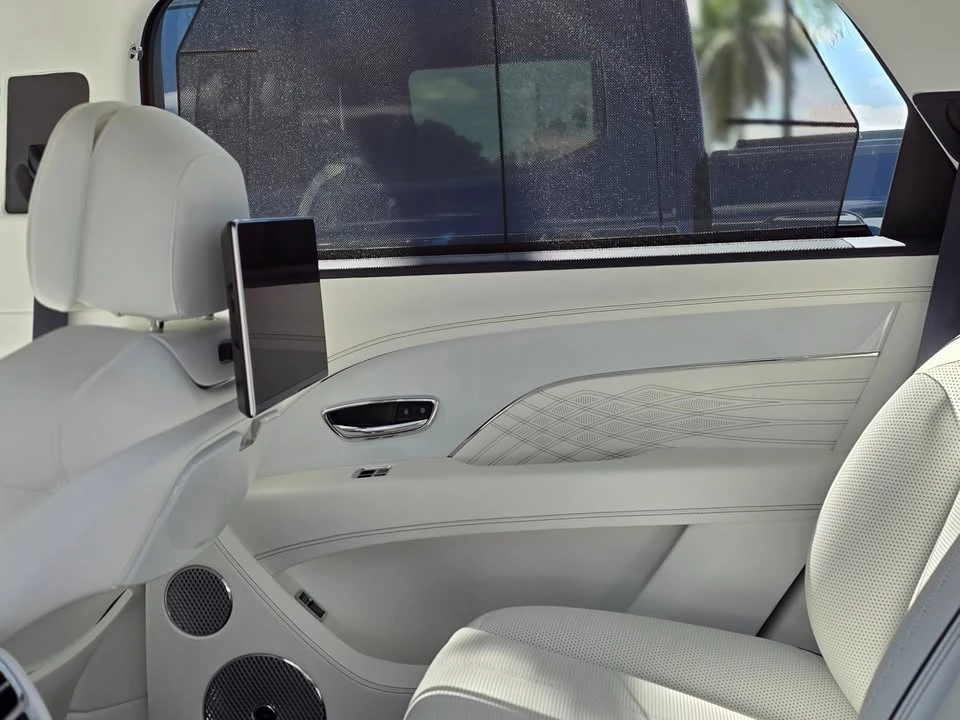 2023 Bentley Bentayga - Image 10 of 18