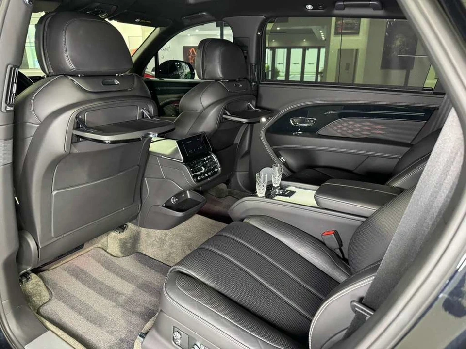 2023 Bentley Bentayga - Image 11 of 12